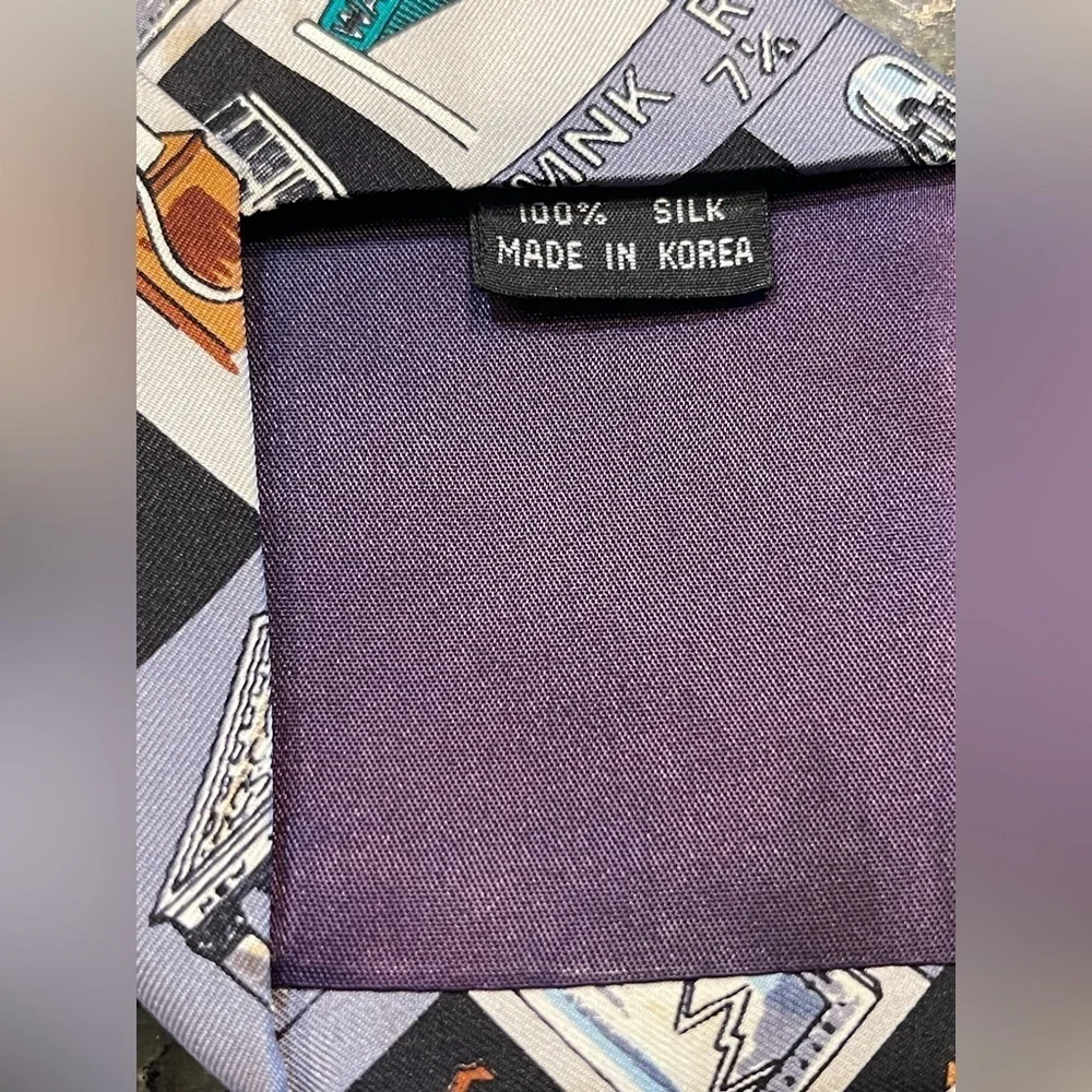 📈📊100% Silk Wall Street themed tie with NYSE, Wall Street, Bull theme. Colorful!